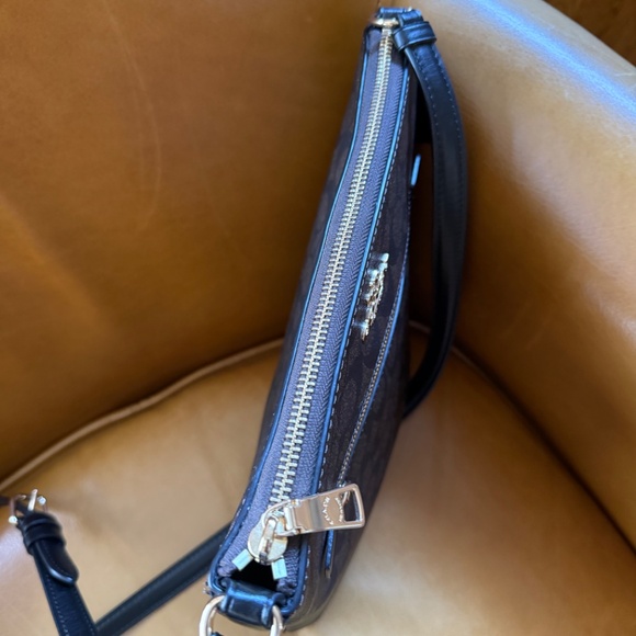 Coach Messenger Crossbody Bag, Brown with Gold details and zippers - Picture 4 of 5